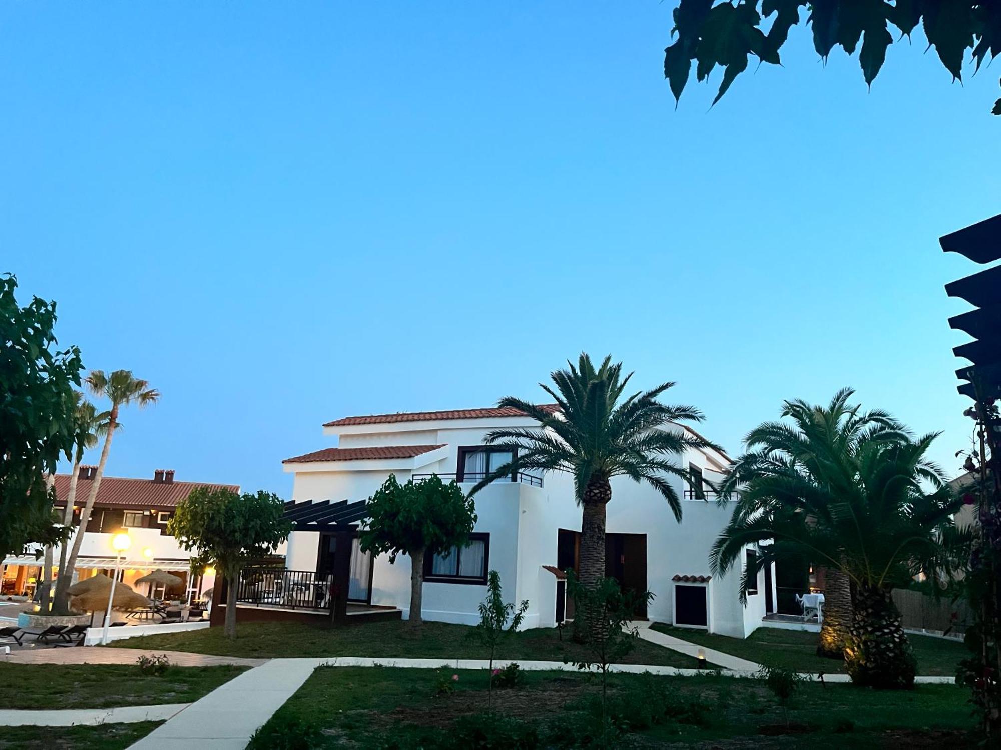 Nuramar Resort&Villas Cala'N Bosch  Exteriör bild