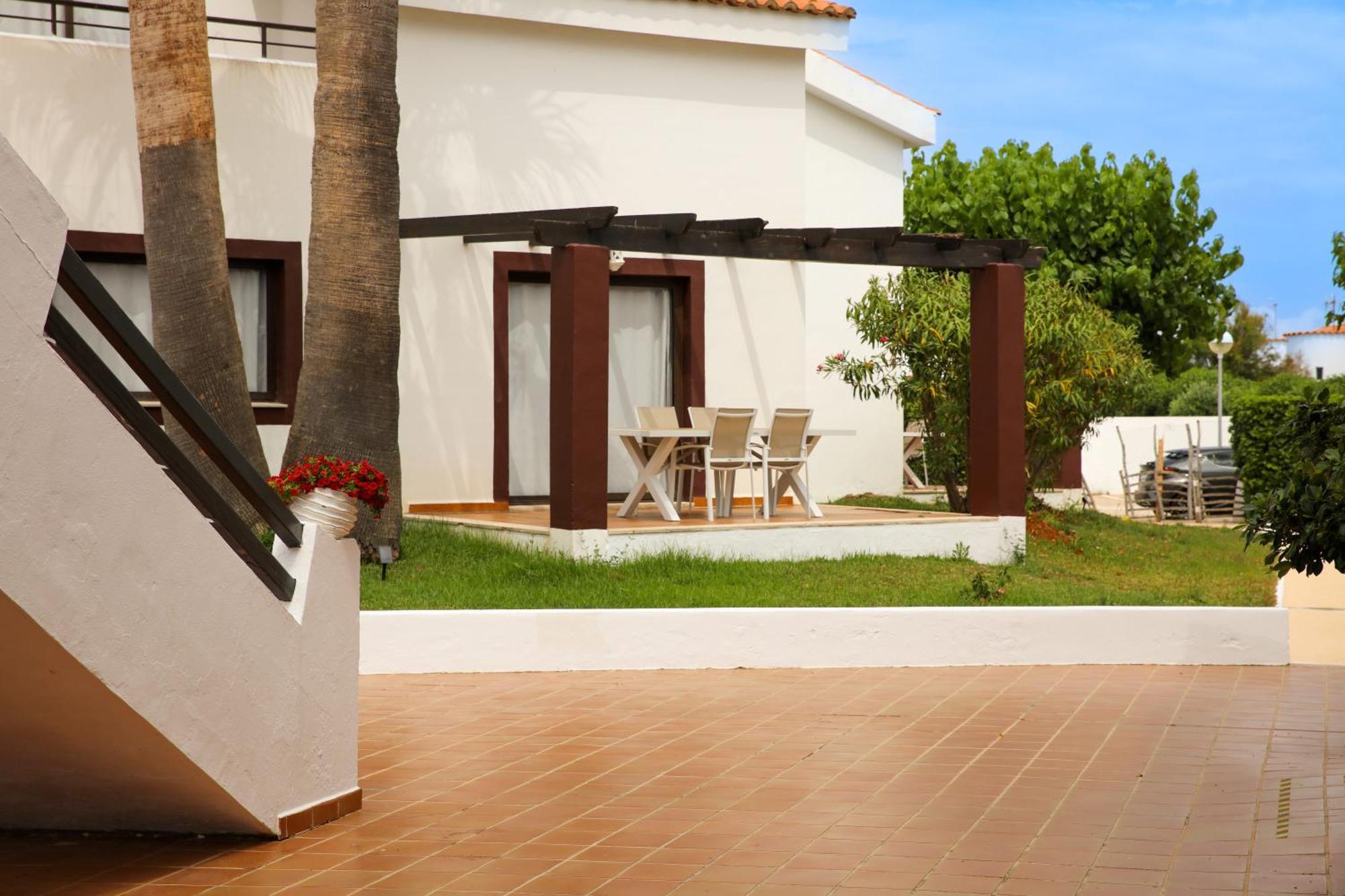 Nuramar Resort&Villas Cala'N Bosch  Exteriör bild
